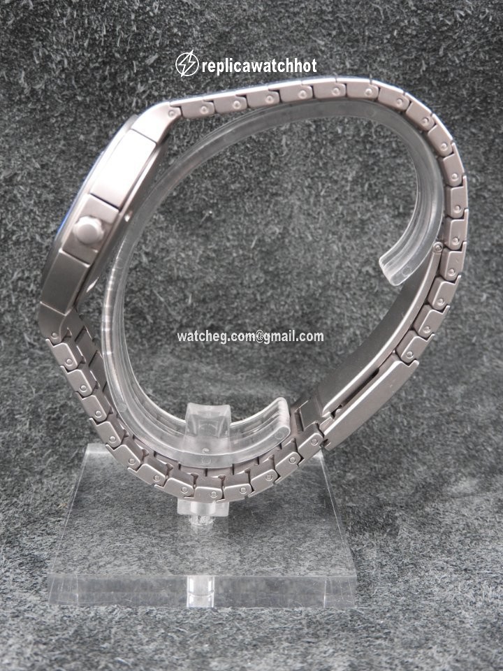 IWC Porsche Design Mens watch Unisex Quartz Titanium IW3742 3