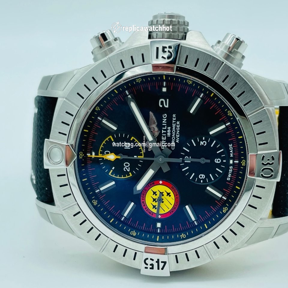 Breitling Avenger Steel A133171A1B1X1 3