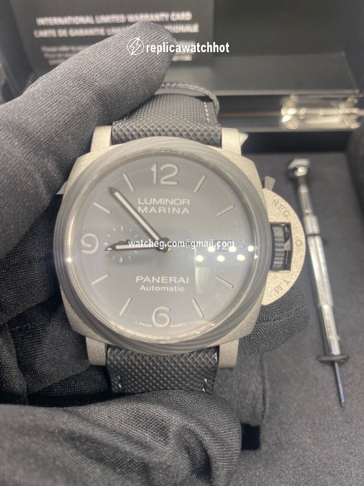 Panerai Mens watch Unisex Automatic Titanium PAM 01662 3