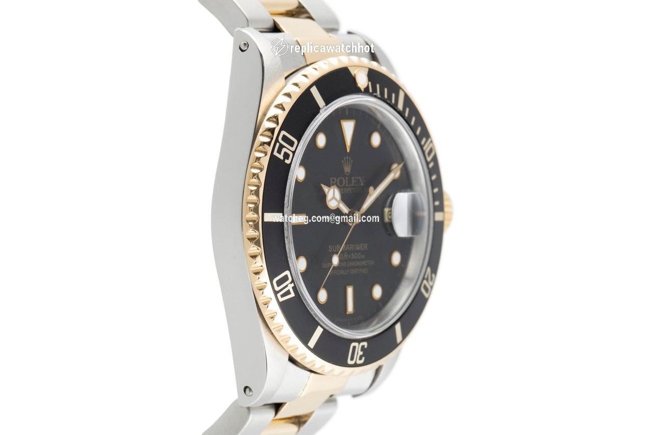 Rolex Submariner Date Mens watch Unisex Gold Steel Automatic 16803 3