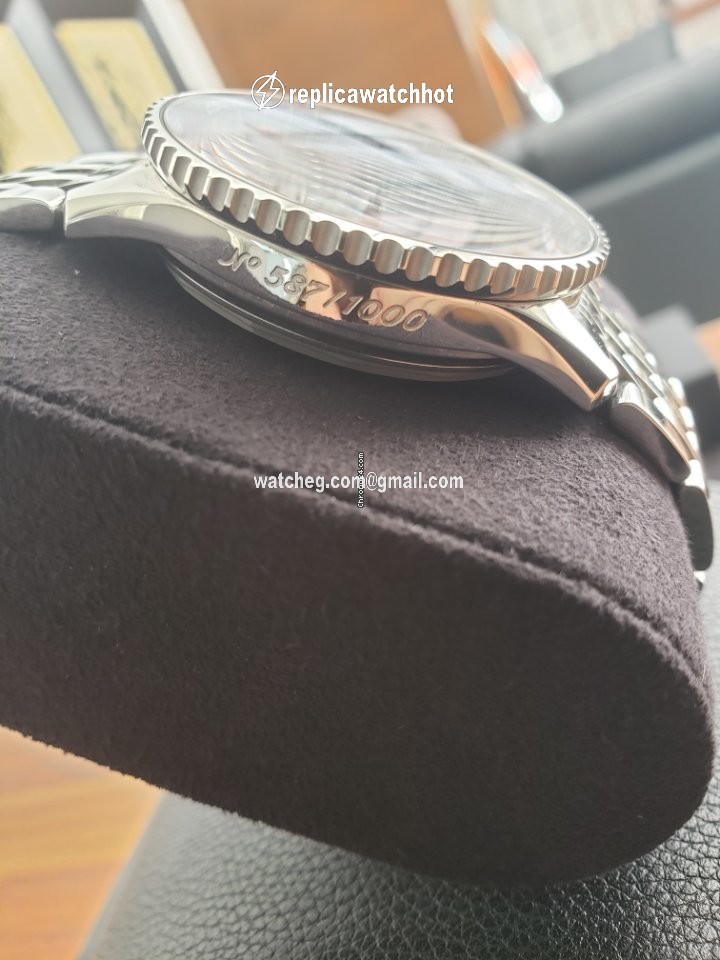 Breitling Navitimer 01 Mens watch Unisex Steel AB012116 BE09 447A 3