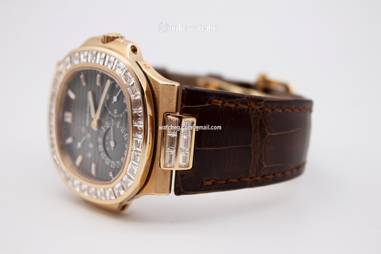 Patek Philippe Nautilus Mens watch Unisex Automatic Rose gold 5724R-001 3