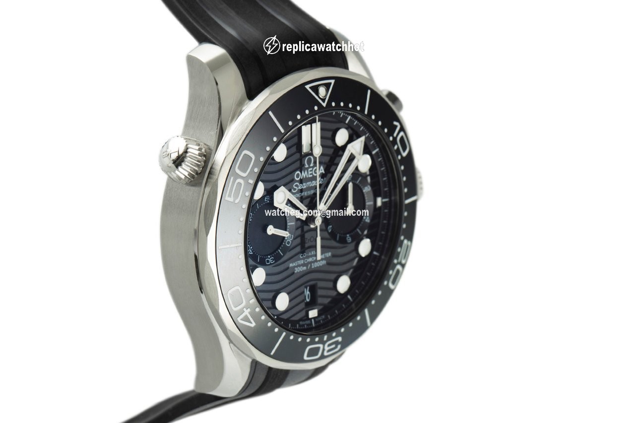 Omega Seamaster Diver 300 M Mens watch Unisex Automatic Steel 210.32.44.51.01.001 3