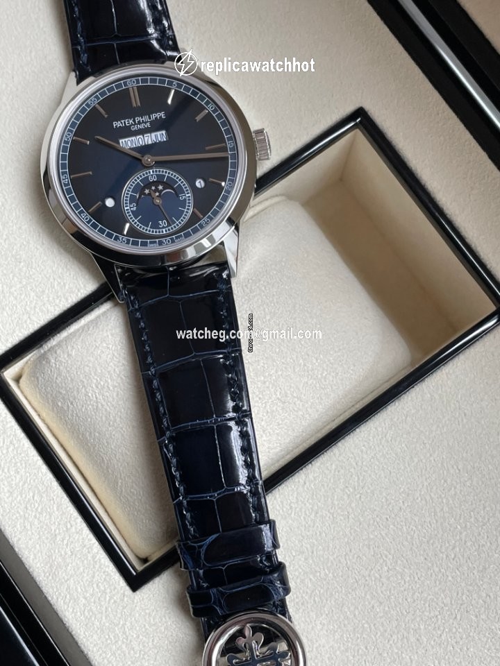 Patek Philippe Perpetual Calendar Platinum 5236P-001 3