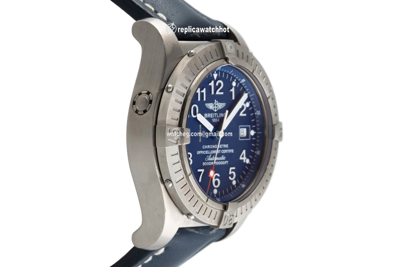 Breitling Avenger Seawolf Mens watch Unisex Automatic Titanium E17370 3