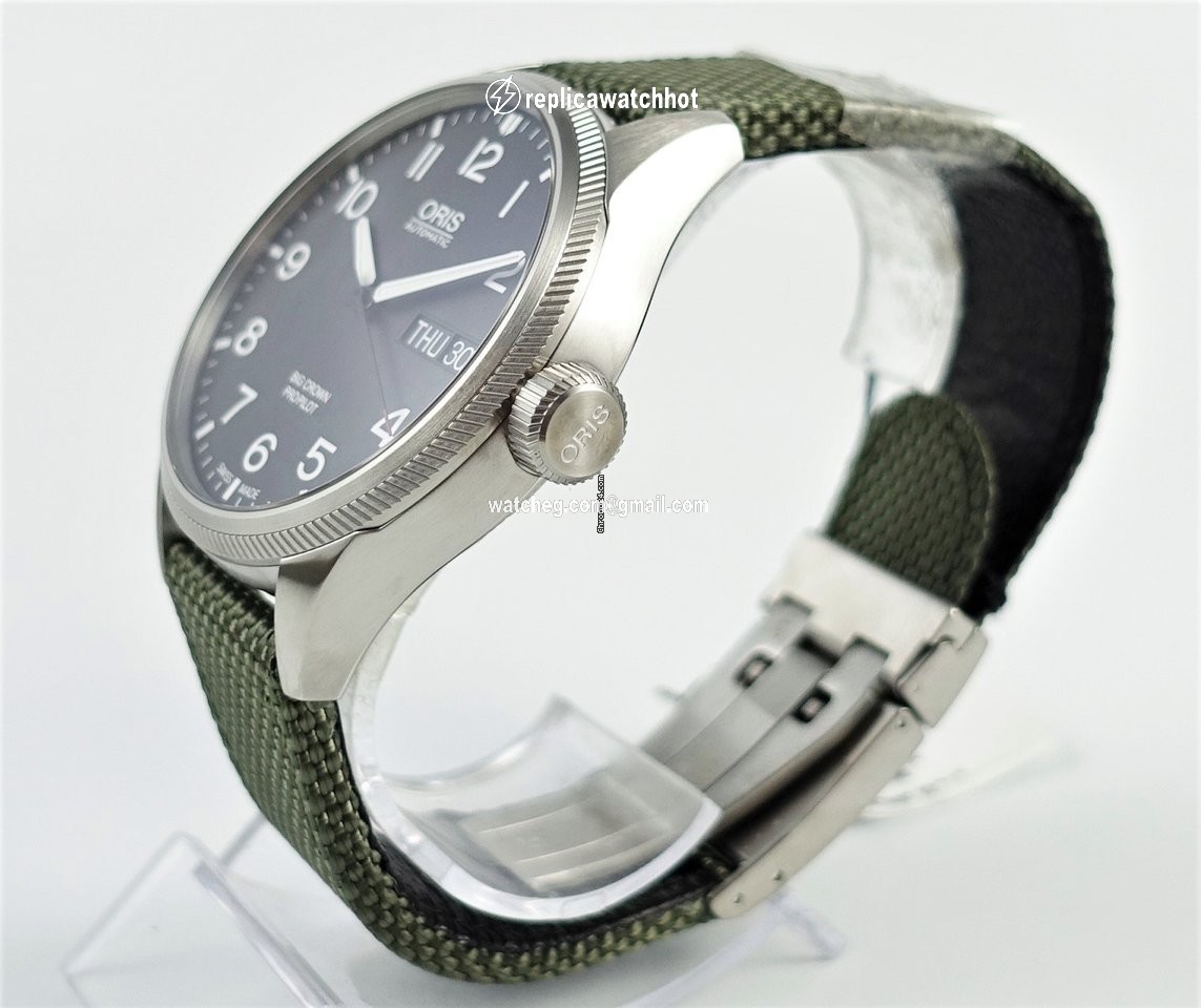 Oris Big Crown ProPilot Day Date Mens watch Unisex Automatic Steel 01 752 7698 4164 3