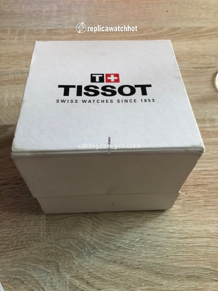 Tissot V8 Mens watch Unisex Quartz Steel T039.417.11.057.02 3