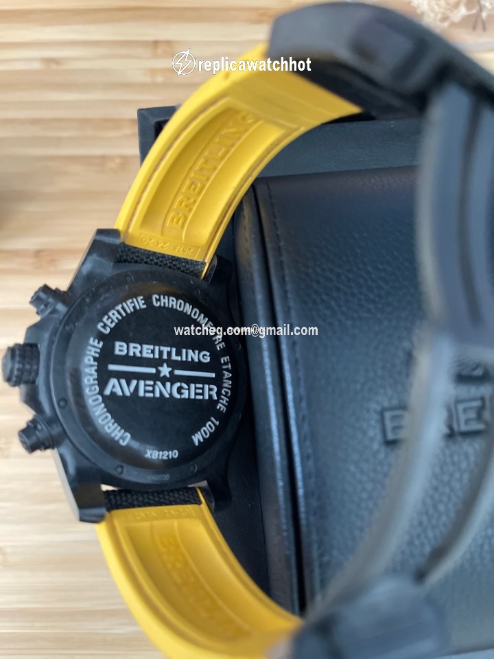 Breitling Avenger Hurricane Mens watch Unisex Automatic Steel XB1210E4 BE89 257S X20D.4 3