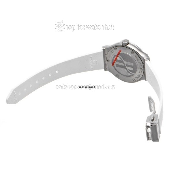 Hublot Classic Fusion Quartz Womens watch Quartz Titanium 581.NE.2010.RW.1704 3