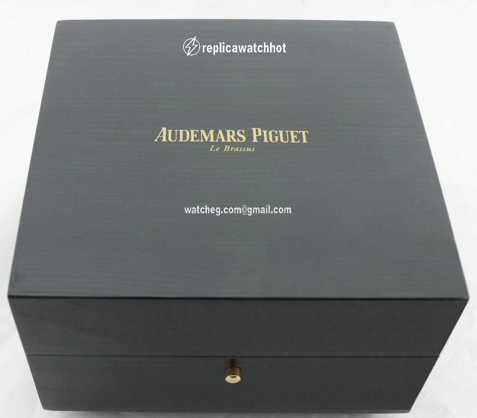 Audemars Piguet Royal Oak Lady Womens watch Steel 67620ST.OO.D002CA.01 3