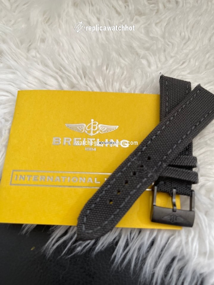 Breitling Colt Chronograph Automatic Mens watch Unisex Automatic Steel M1338810.BF01.109W.M20BASA.1 3