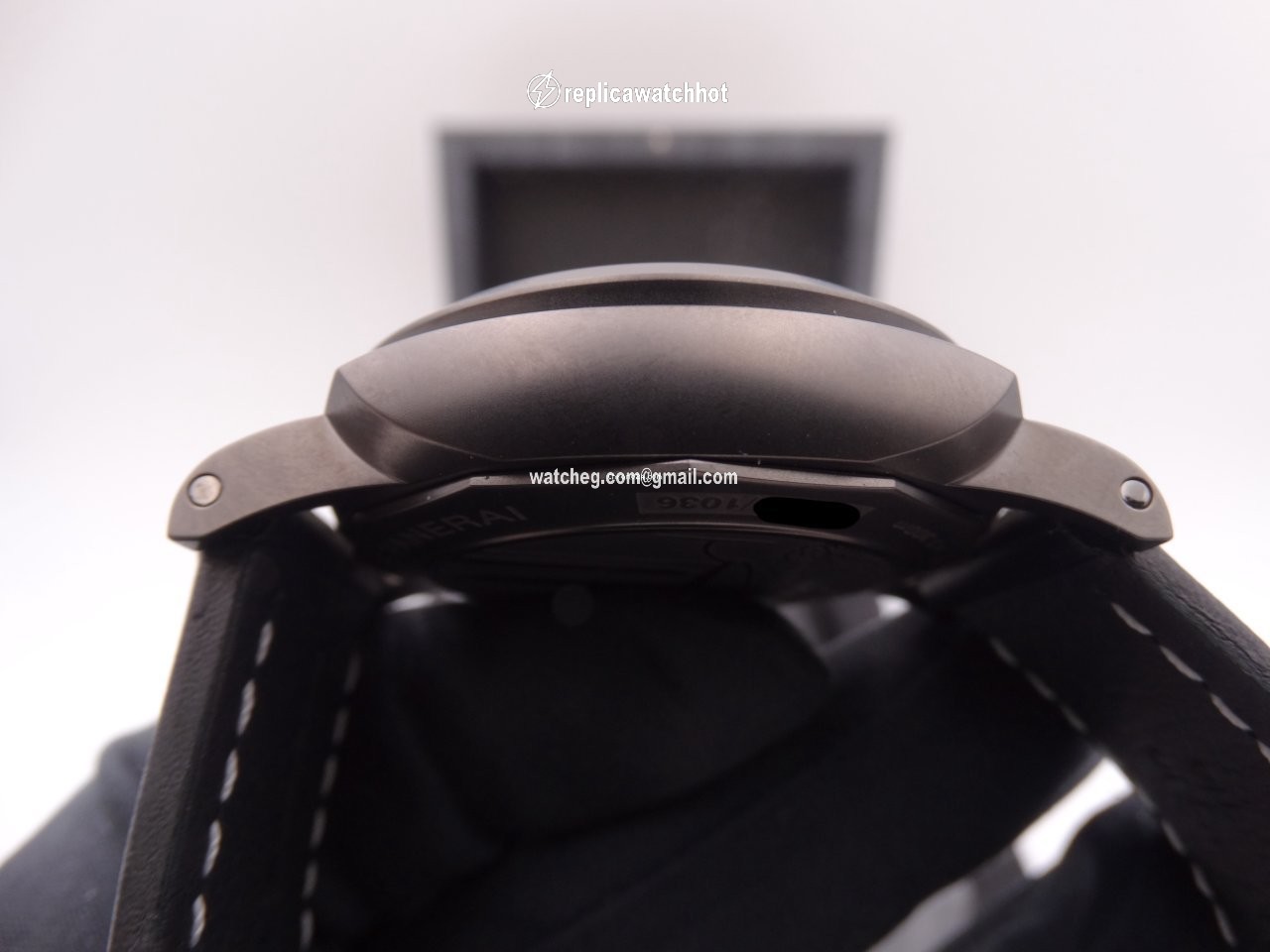 Panerai Luminor GMT Automatic Mens watch Unisex Automatic Titanium PAM 01036 3