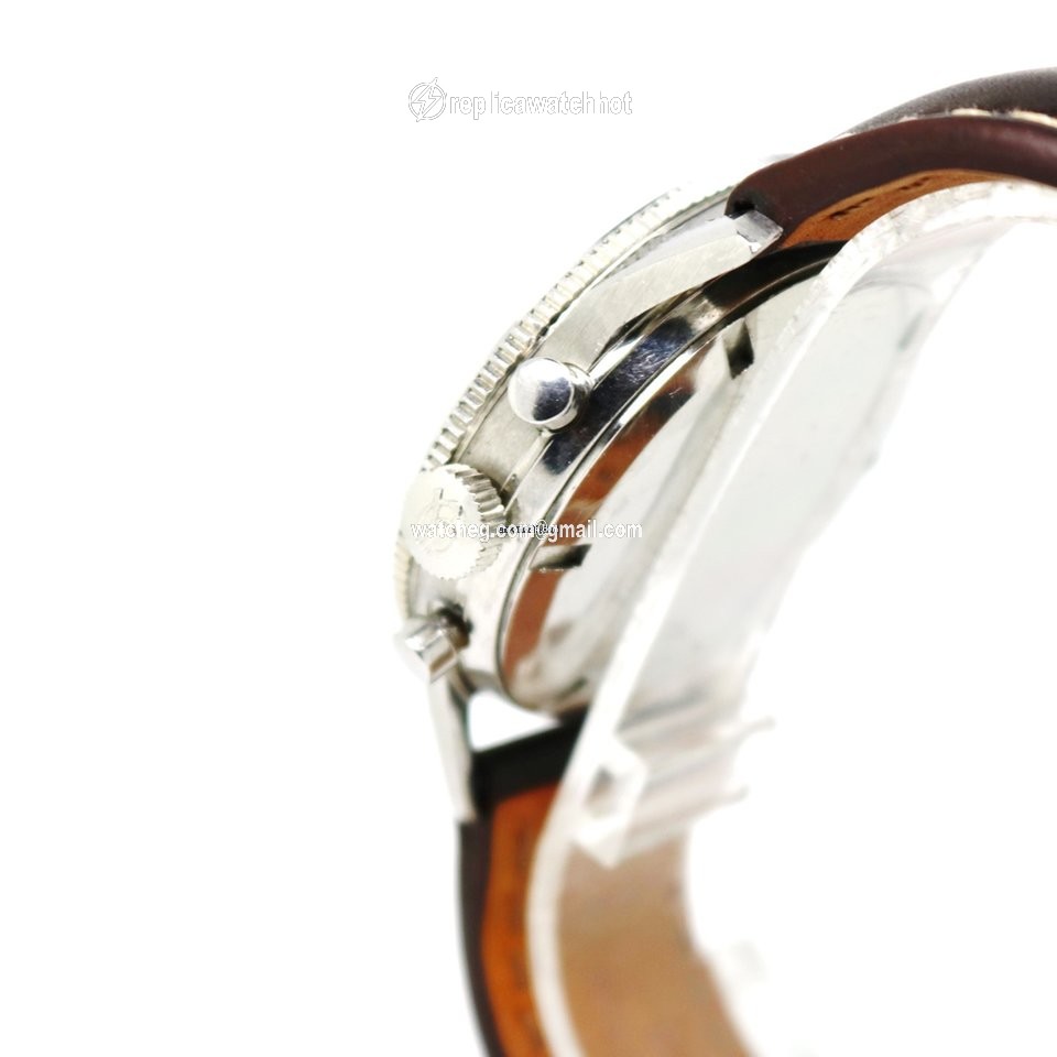 Breitling Mens watch Unisex Manual winding Steel AVI 765 3