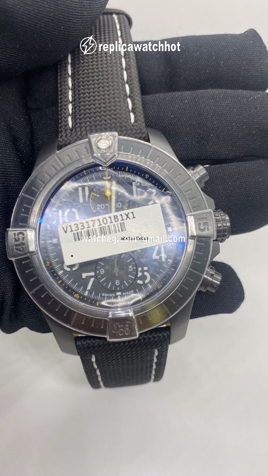 Breitling Avenger Mens watch Unisex Automatic Titanium V13317101B1X1 3