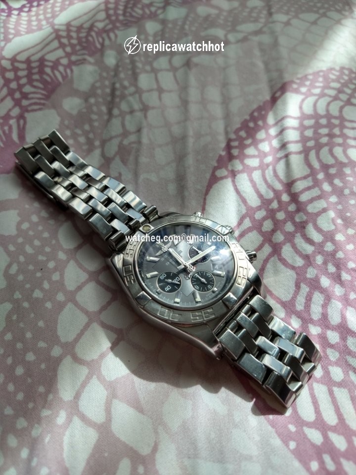 Breitling Chronomat 44 Mens watch Unisex Automatic Steel AB011011 3