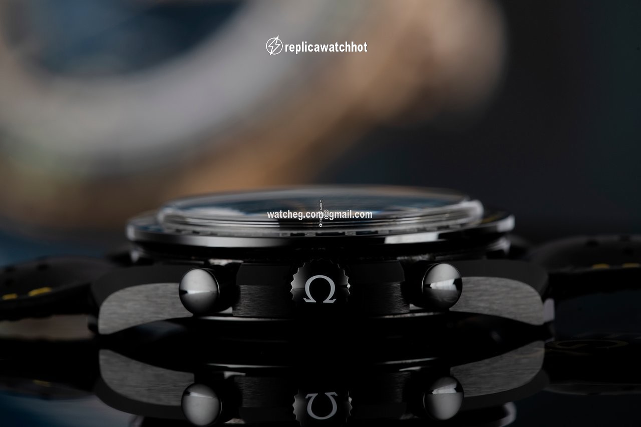 Omega Speedmaster Professional Moonwatch Manual winding Ceramic 31192443001001 3