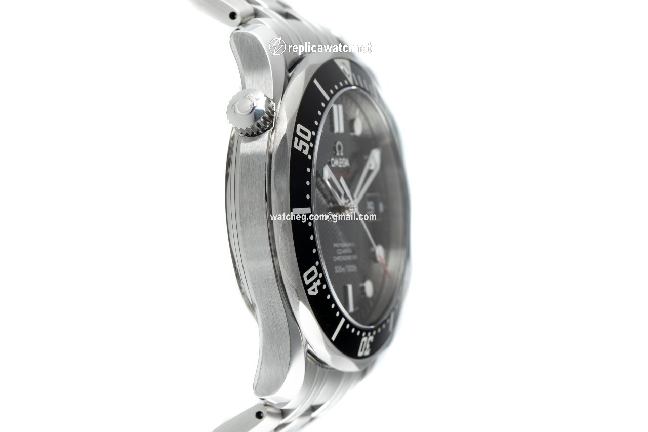 Omega Seamaster Diver 300 M Mens watch Unisex Automatic Steel 212.30.41.20.01.002 3