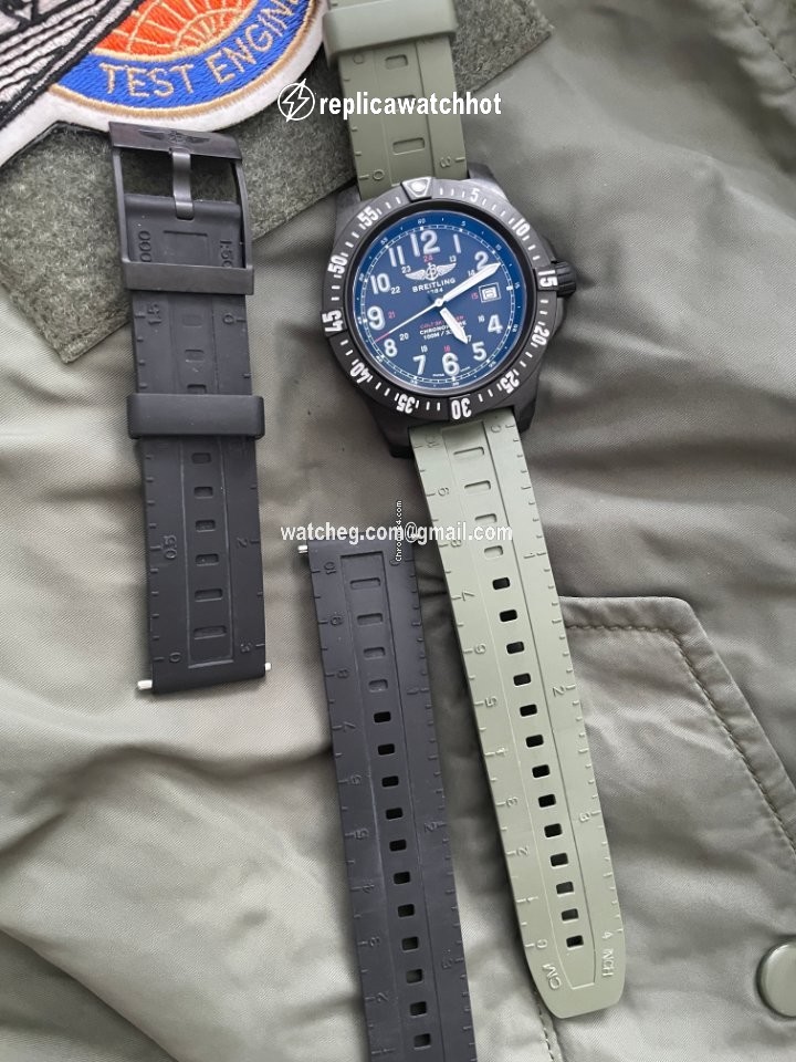 Breitling Colt Skyracer Mens watch Unisex Quartz Carbon X74320E4 BF87 3