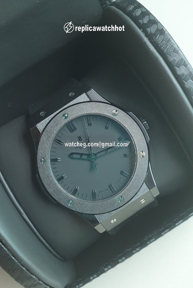 Hublot Classic Fusion 45, 42, 38, 33 mm Mens watch Unisex Manual winding Ceramic 501.CM.1110.RX 3