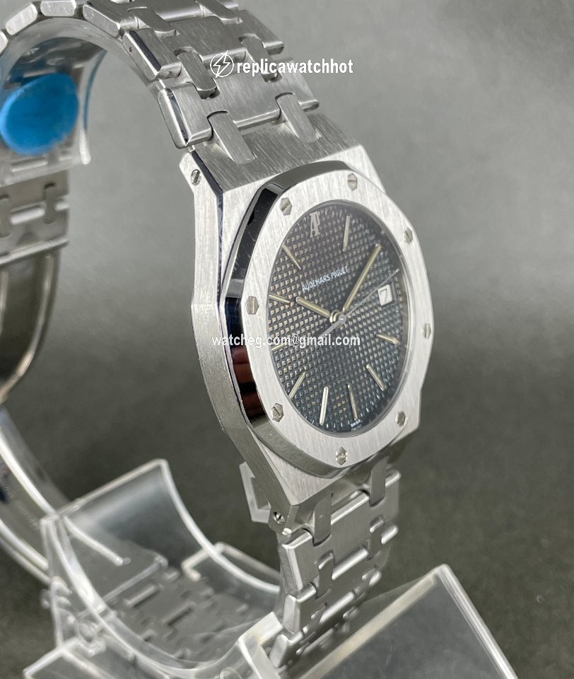 Audemars Piguet Royal Oak Mens watch Unisex Quartz Steel 6023ST 3