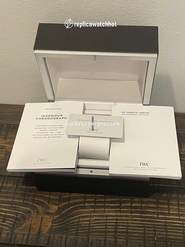 IWC Ingenieur Chronograph Mens watch Unisex Automatic Titanium IW380701 3