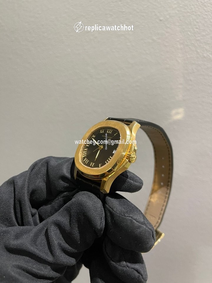 Patek Philippe Aquanaut Mens watch Unisex Automatic Yellow gold 5060 3