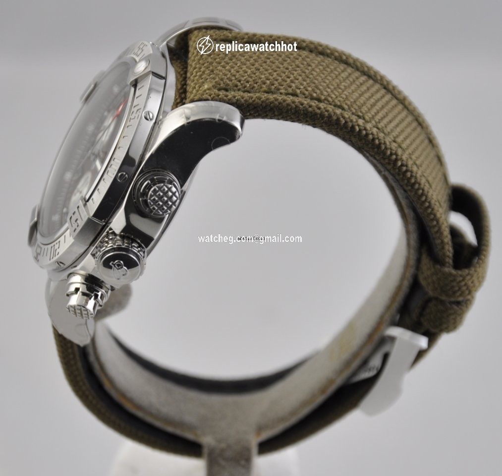 Breitling Avenger II Mens watch Unisex Automatic Steel A1338111 F564 3