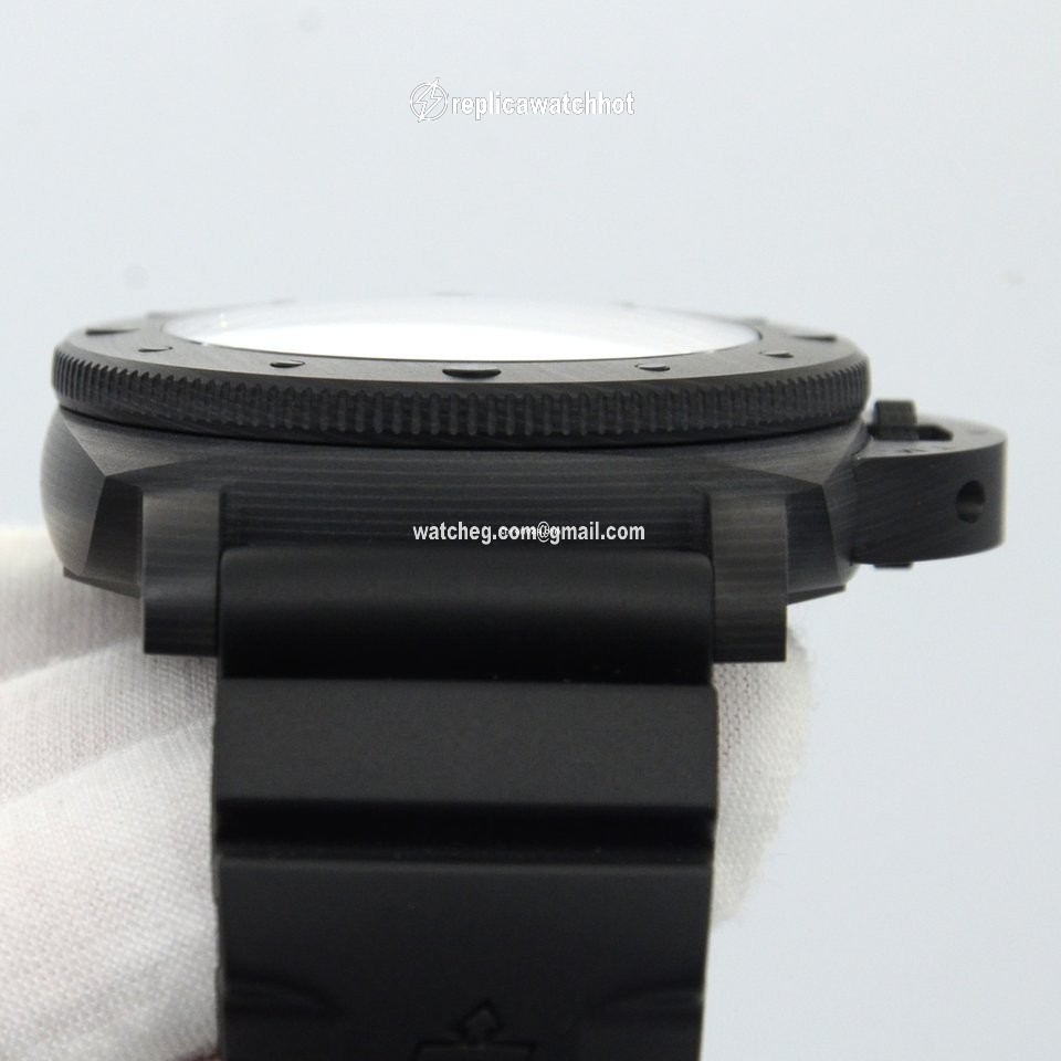 Panerai Luminor Submersible Mens watch Unisex Automatic Carbon PAM 00979 3