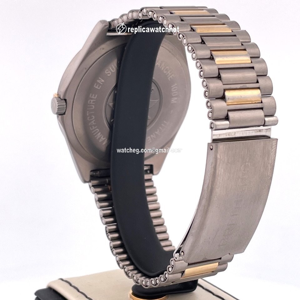 Breitling Titanium E56059 3