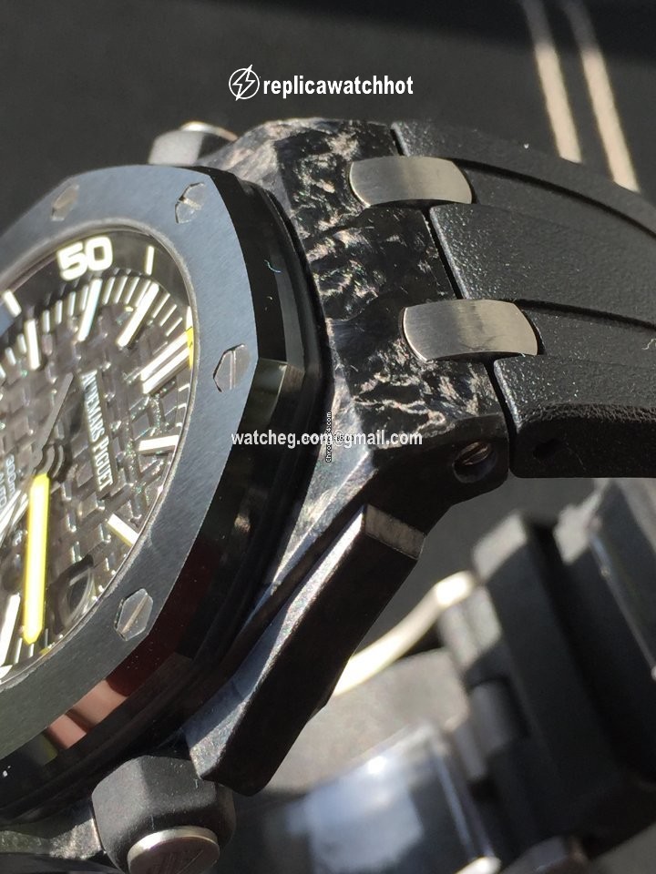 Audemars Piguet Royal Oak Offshore Diver Mens watch Unisex Automatic Carbon 15706AU.00.A002CA.01 3