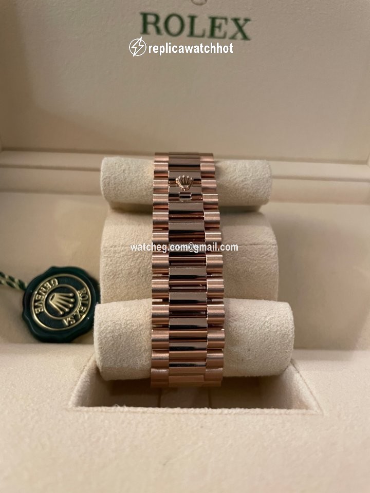 Rolex Day-Date 40 Mens watch Unisex Rose gold Automatic 228235 3