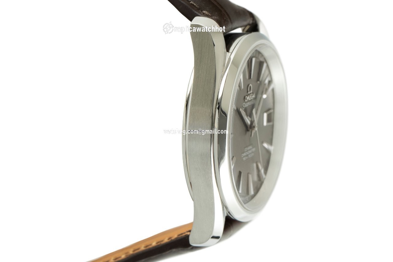 Omega Seamaster Aqua Terra Mens watch Unisex Automatic Steel 231.13.42.21.06.001 3