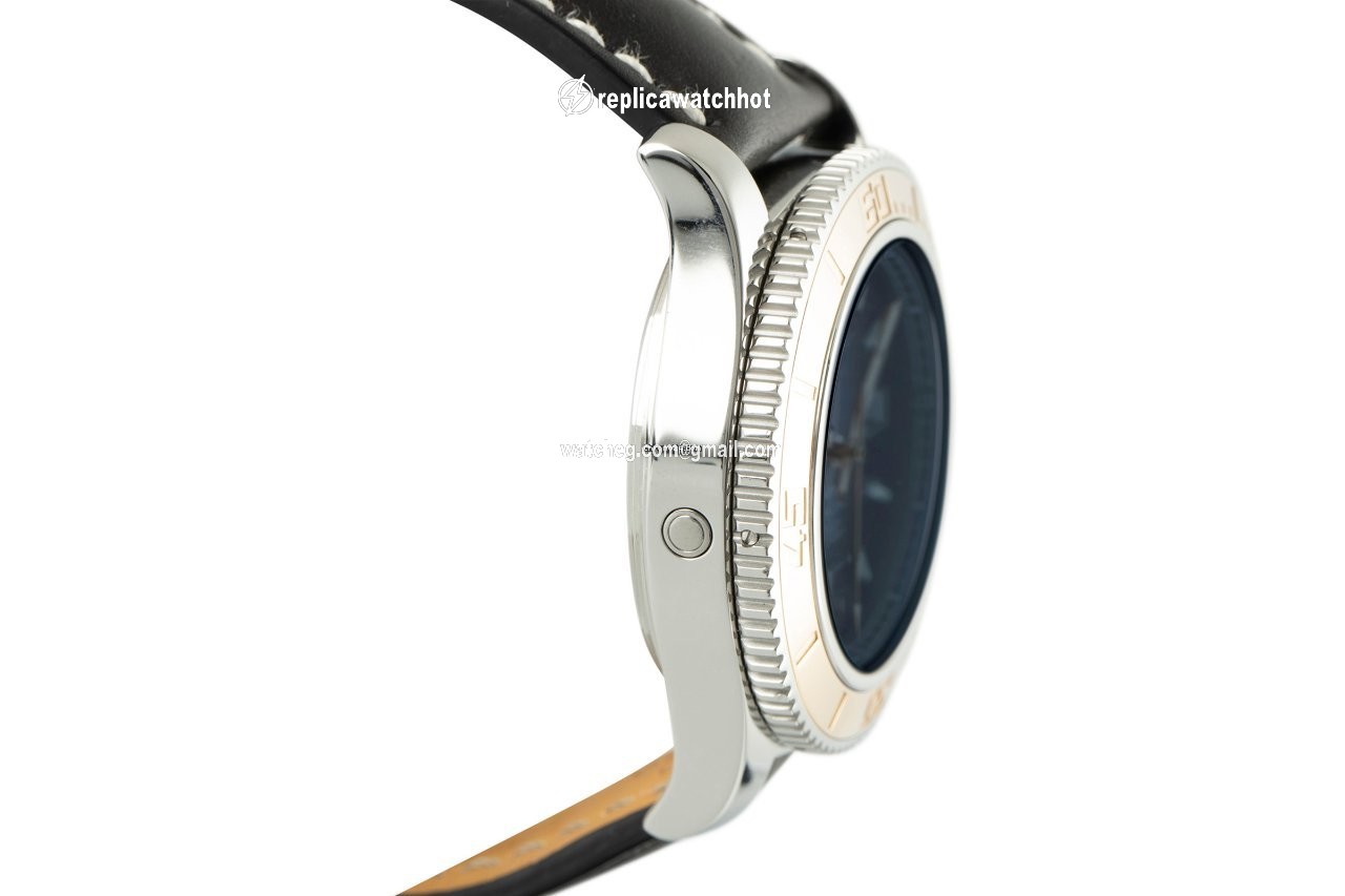 Breitling Superocean 44 Mens watch Unisex Automatic Gold Steel C17391 3
