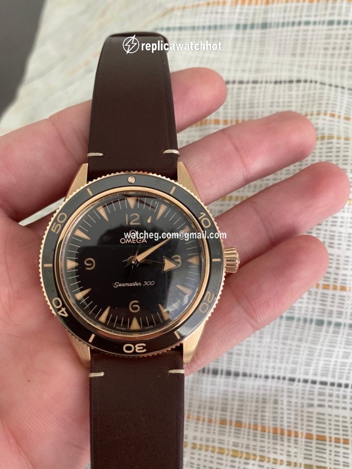 Omega Seamaster 300 Mens watch Unisex Automatic Bronze 234.92.41.21.10.001 3
