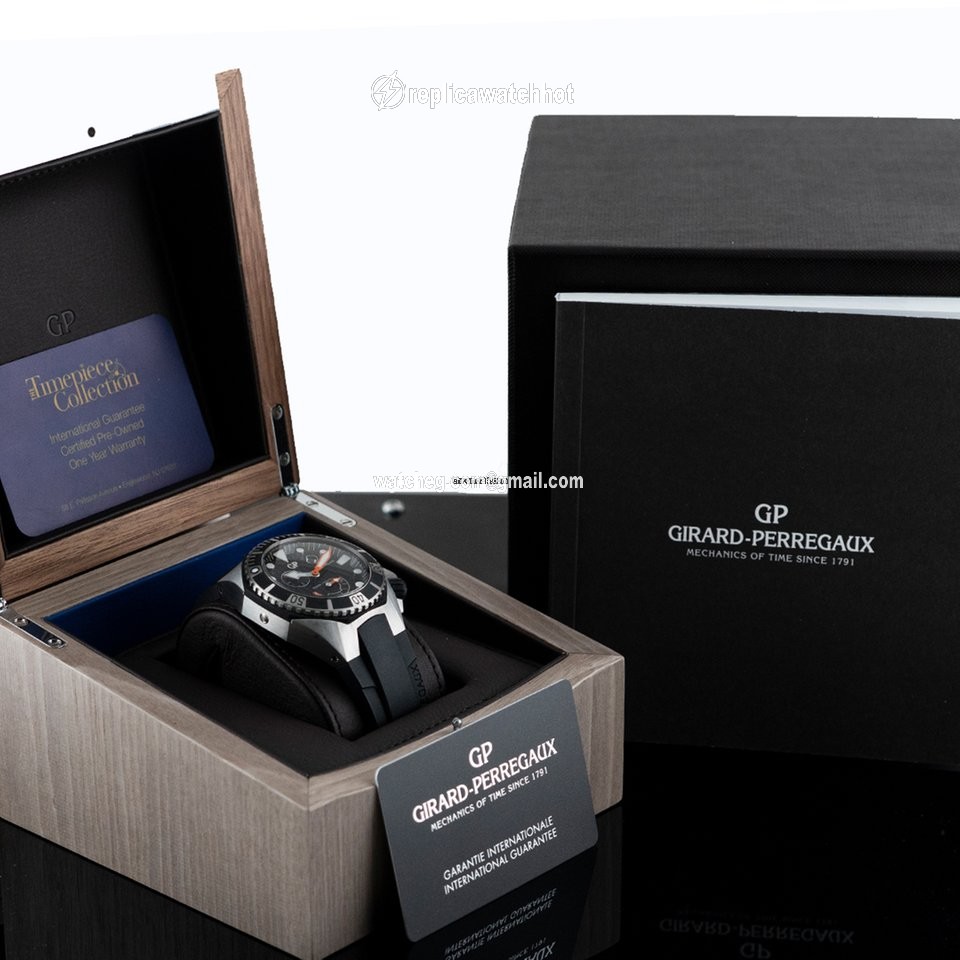 Girard Perregaux Sea Hawk Automatic Steel 49960-11-131-FK6A 3