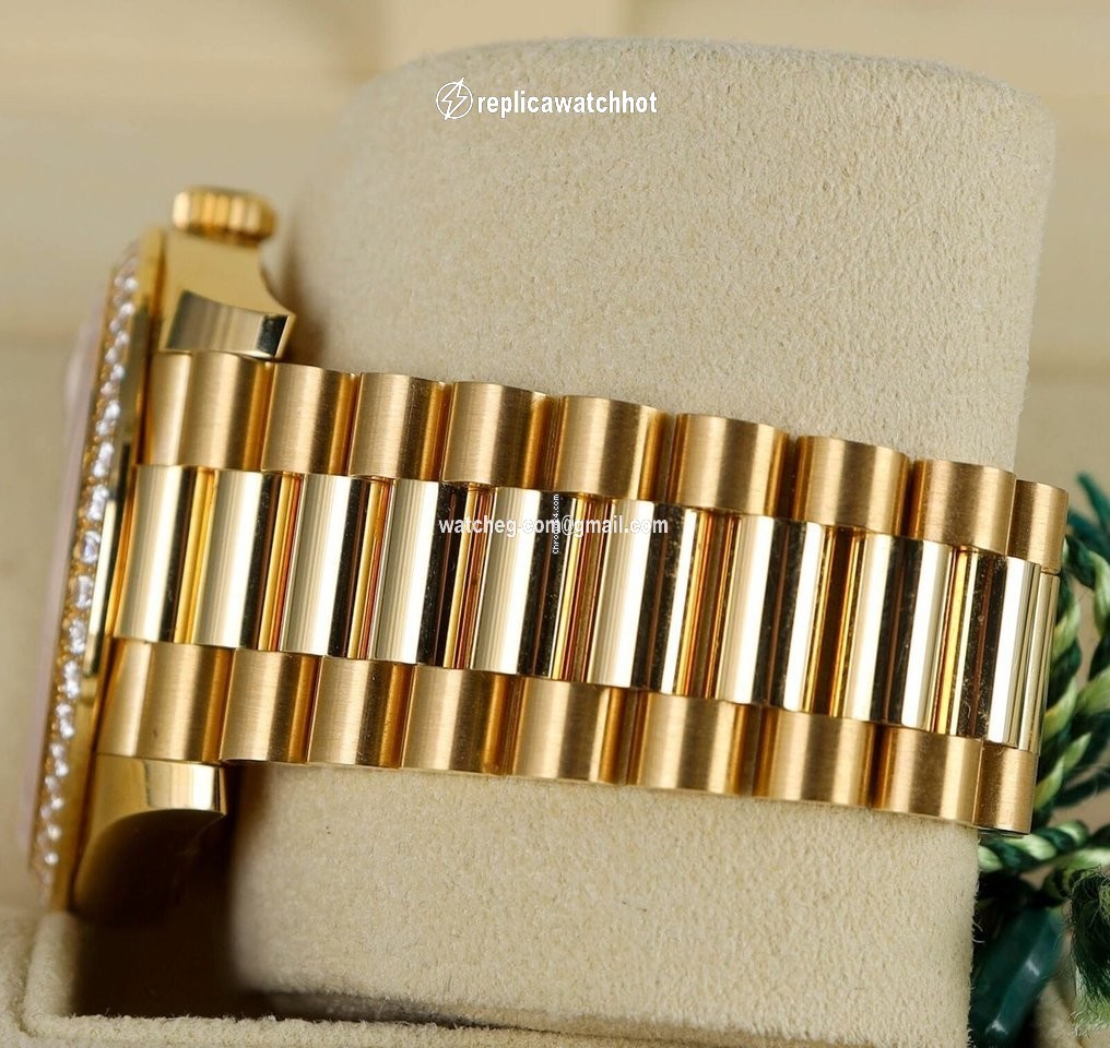 Rolex Day-Date 40 Mens watch Unisex Yellow gold Automatic 228348 3