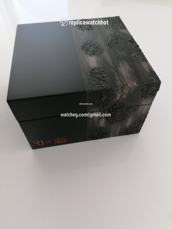 Romain Jerome Mens watch Unisex Manual winding Titanium 1C45S.TTTR.5023.AR.TWF18 3
