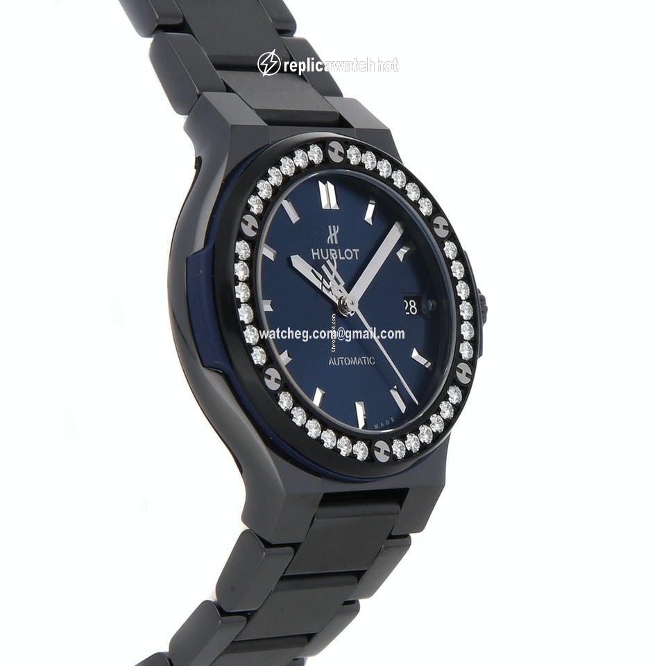 Hublot Classic Fusion 45, 42, 38, 33 mm Womens watch Automatic Ceramic 568.CM.7170.CM.1204 3