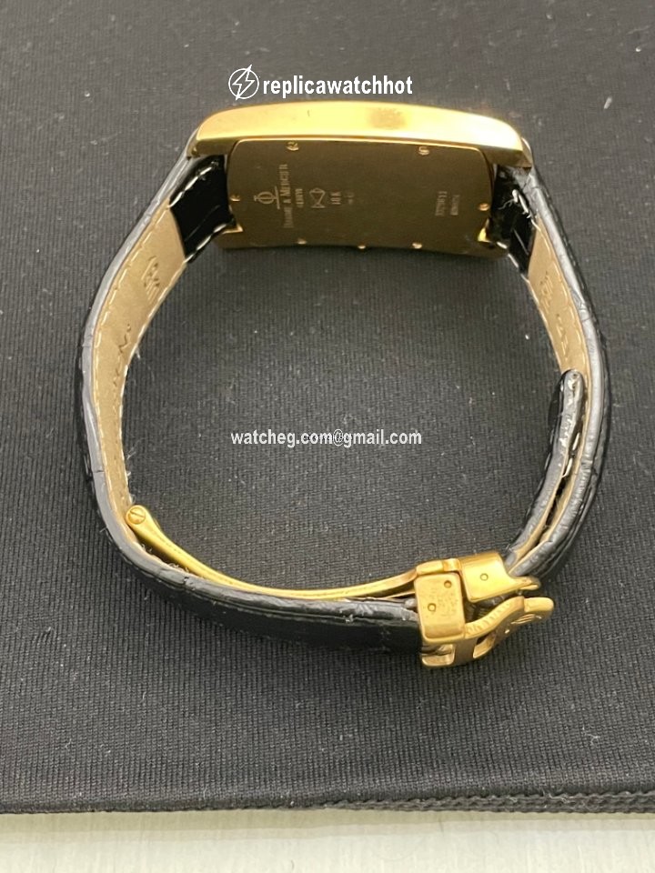Baume & Mercier Hampton Mens watch Unisex Quartz Yellow gold MV045224 3