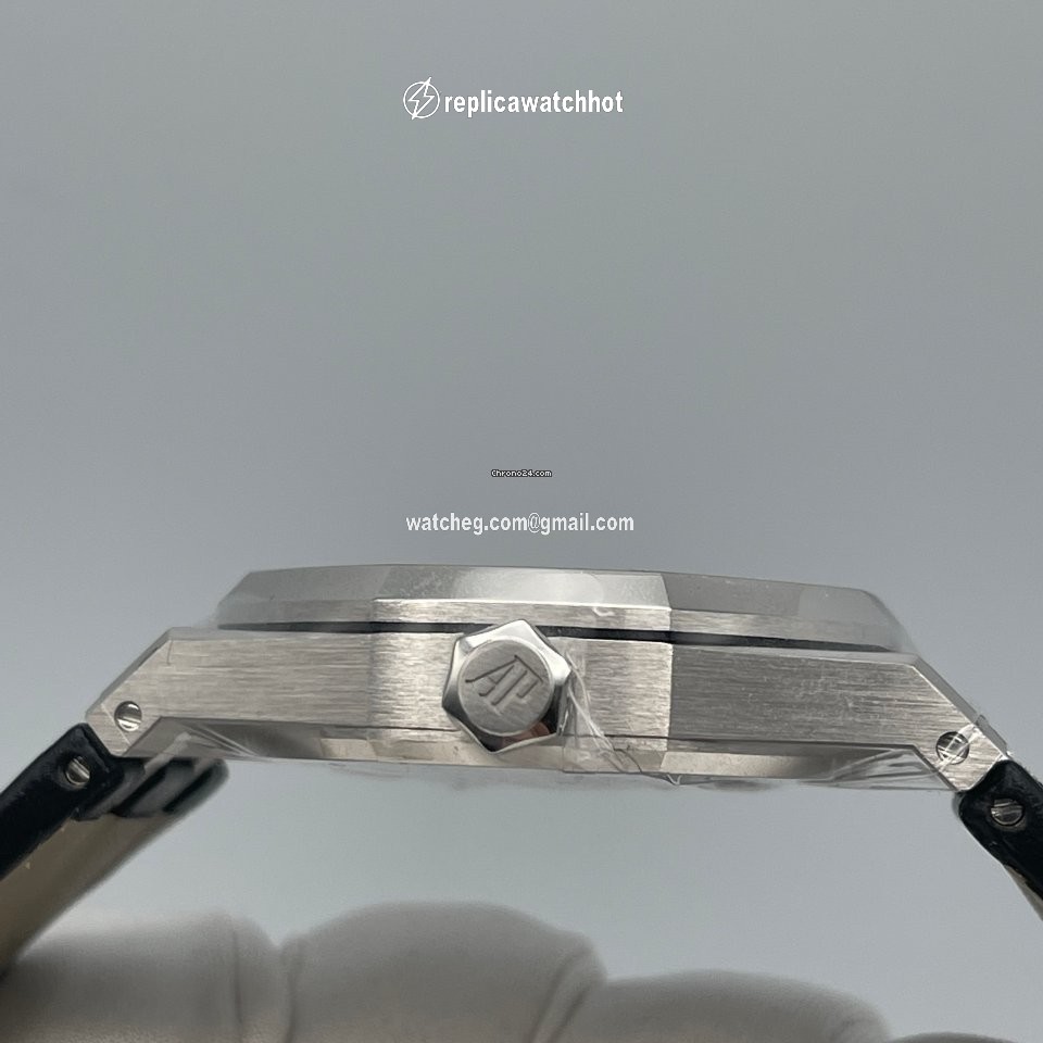 Audemars Piguet Royal Oak Double Balance Wheel Openworked 15469BC.ZZ.D001CR.01 3