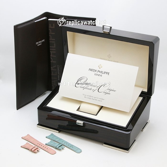 Patek Philippe Nautilus Quartz White gold 7010G-001 3