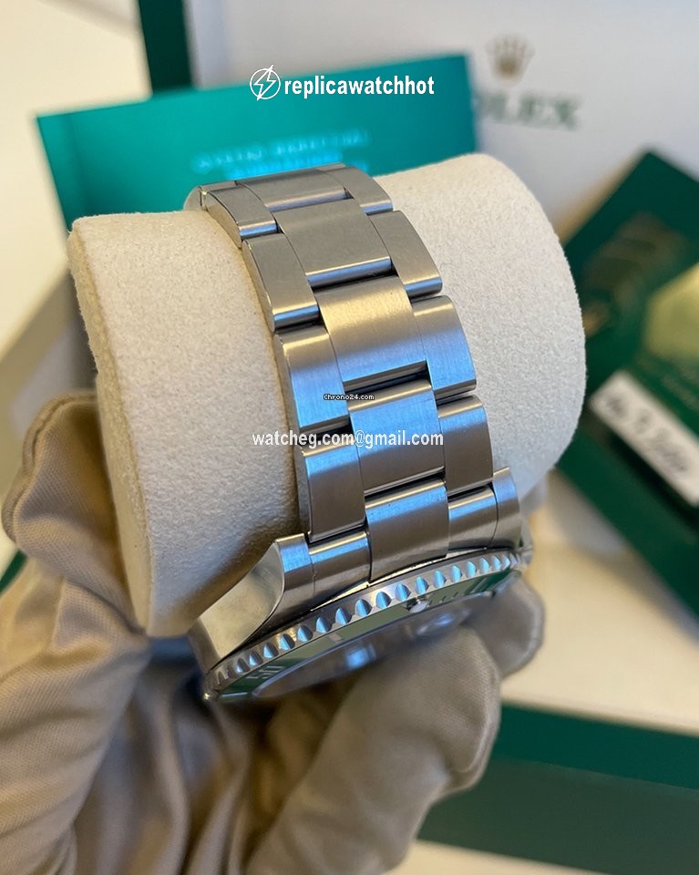 Rolex Submariner Date Mens watch Unisex Steel Automatic 126610LV-0002 3