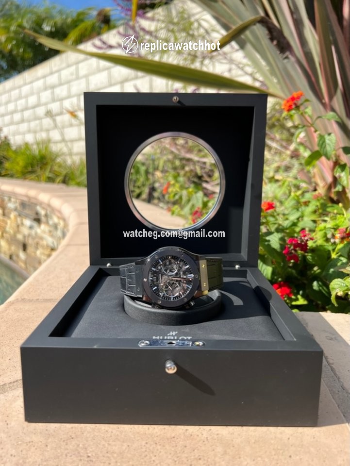 Hublot Classic Fusion Aerofusion Mens watch Unisex Automatic Ceramic 525.cm.0170.rx 3