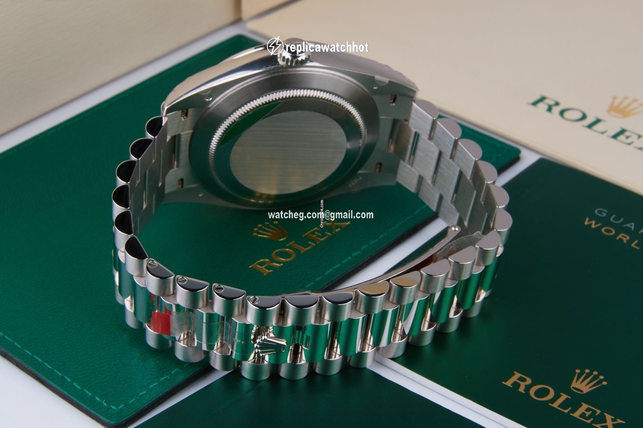 Rolex Day-Date 40 Mens watch Unisex Platinum Automatic 228396TBR 3