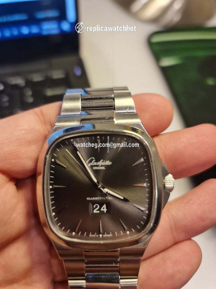 Glashtte Original Seventies Panorama Date Mens watch Unisex Automatic Steel 23947121214 3