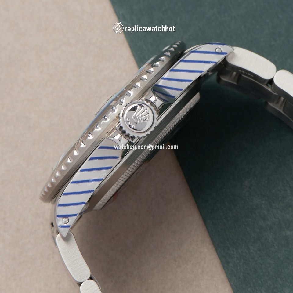 Rolex Submariner Date Mens watch Unisex Steel Automatic 168000 3