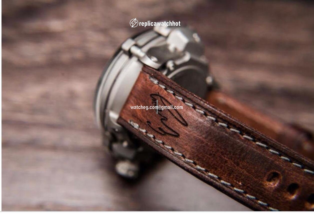 U-Boat Capsule Mens watch Unisex Automatic Titanium 7469 3