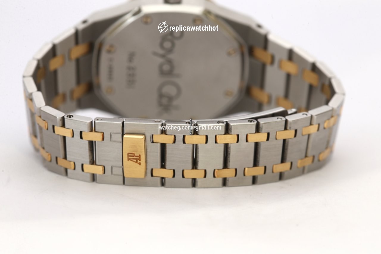 Audemars Piguet Royal Oak Day-Date Mens watch Unisex Automatic Gold Steel 25594SA-OO-0789SA-01 3