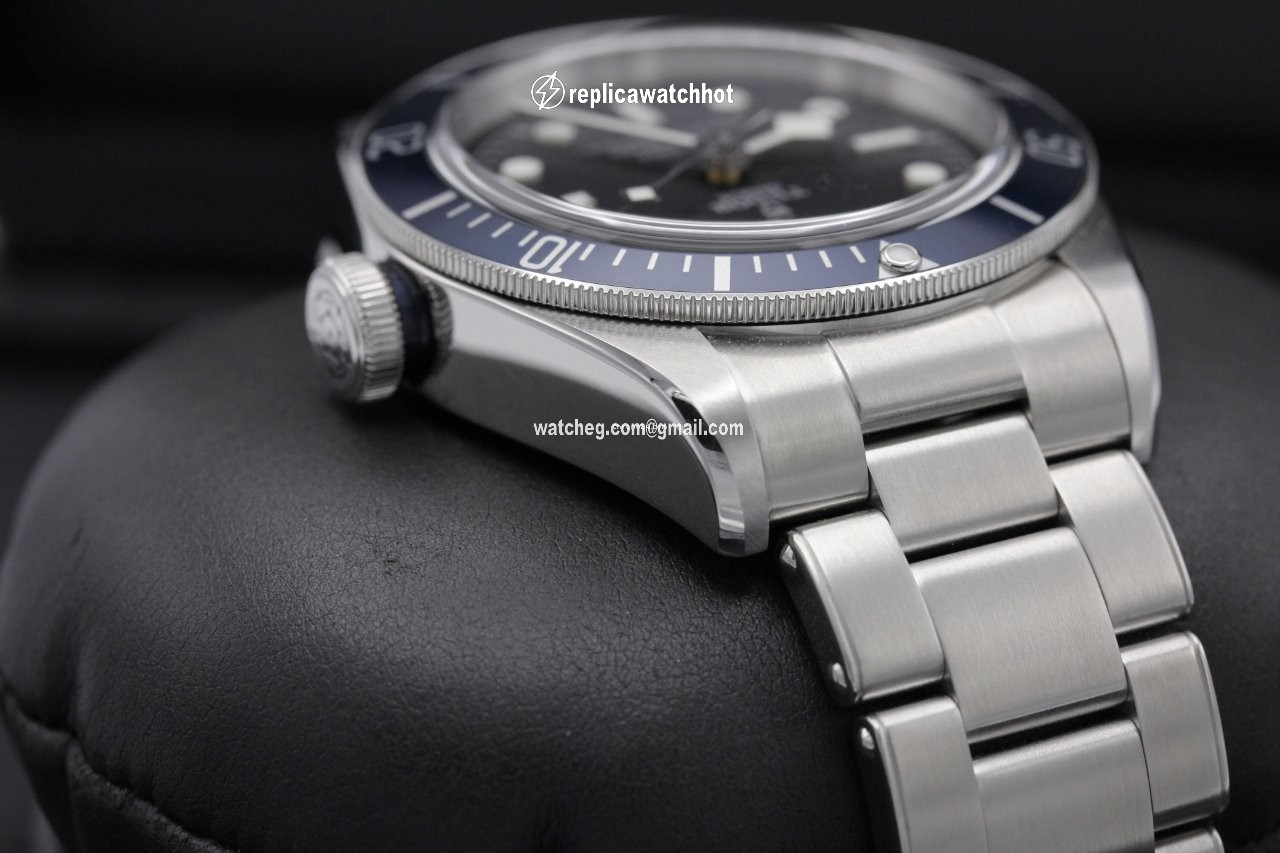 Tudor Black Bay Steel 79230 3