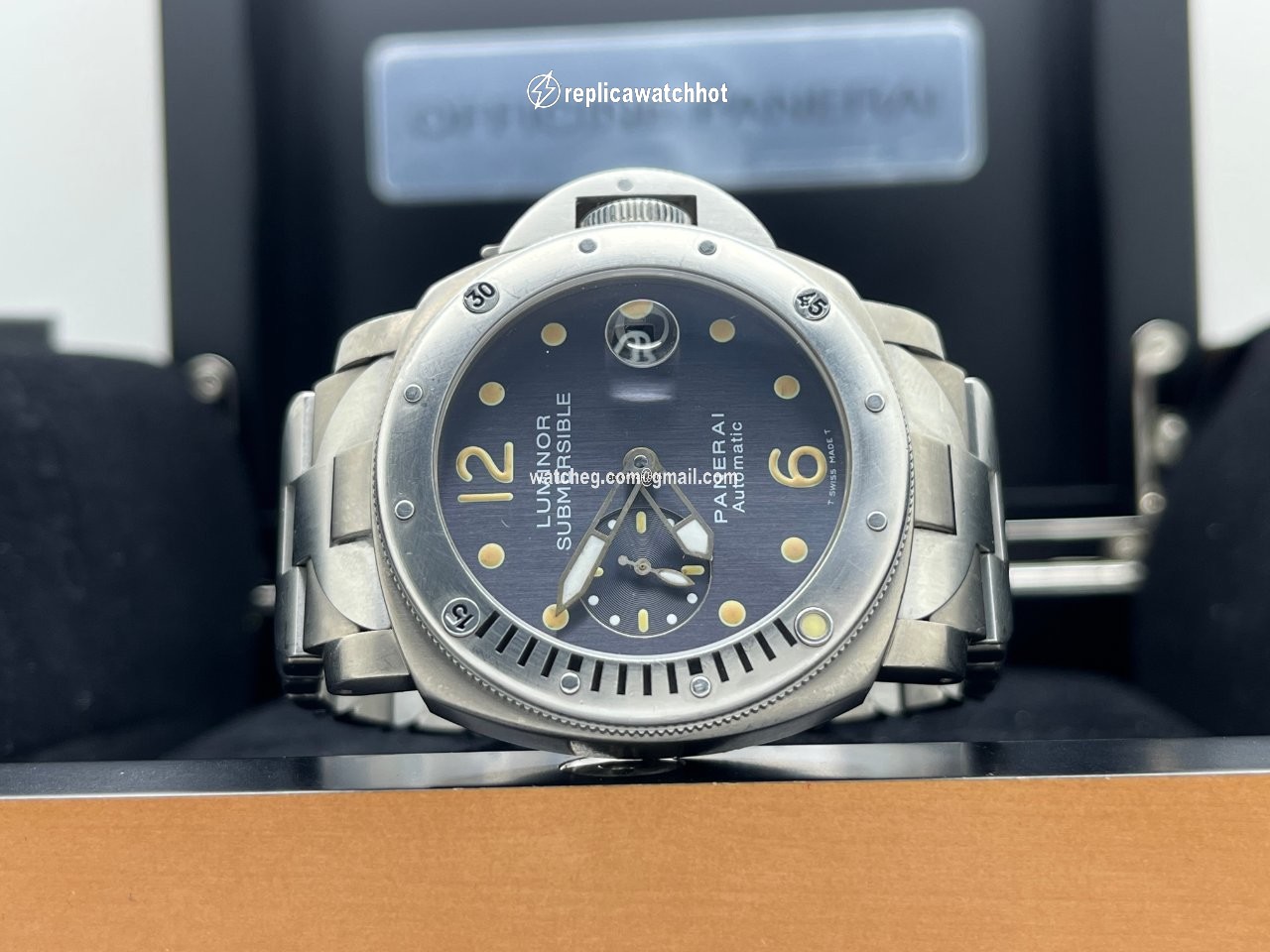 Panerai Luminor Submersible Mens watch Unisex Automatic Titanium PAM 00106 3